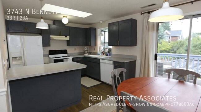 Foto del edificio - 3743 N Bennett St