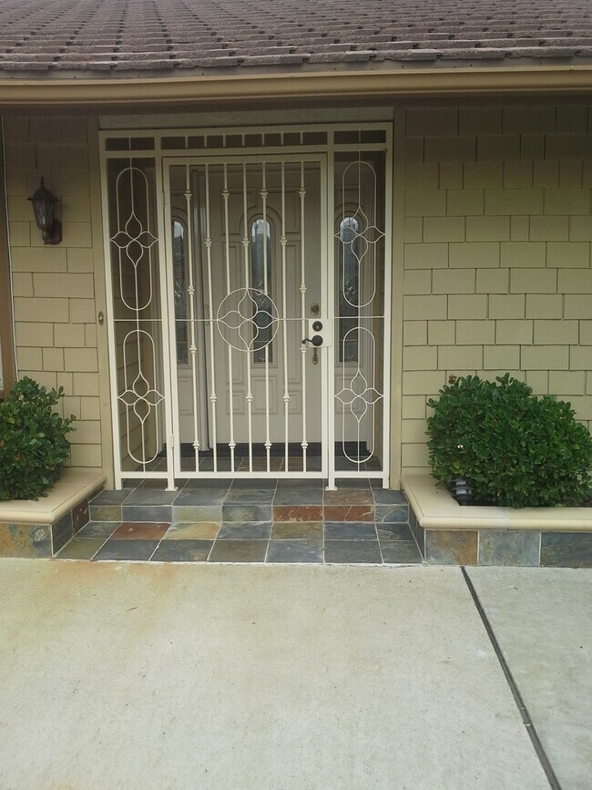 Foto del edificio - Classic 4Br/2Ba Single Level Home in Ranch...