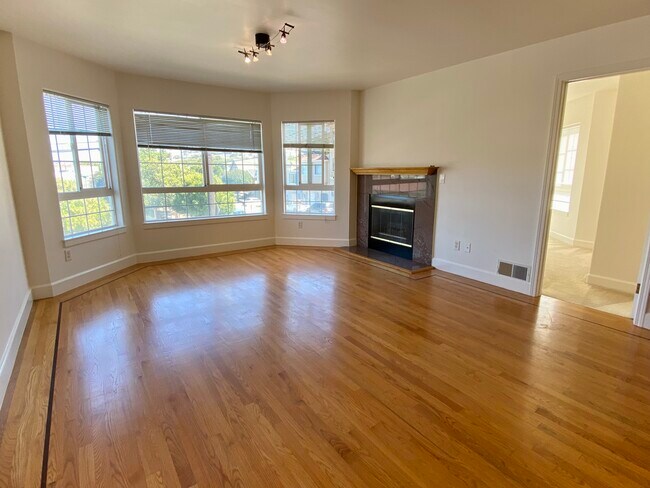 Foto del edificio - 436 Russia Ave