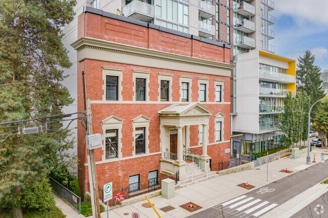 Building Photo - The Beverly in New Westminster