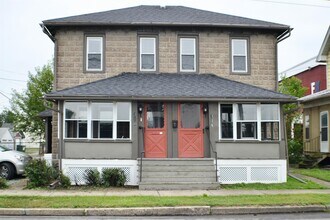 Building Photo - 310 Rose St