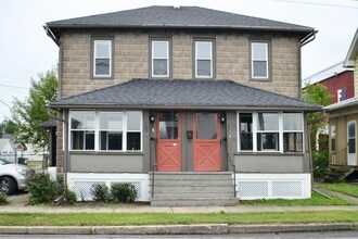 Building Photo - 310 Rose St