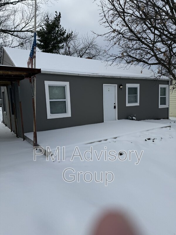 Primary Photo - 2307 SE Indiana Ave