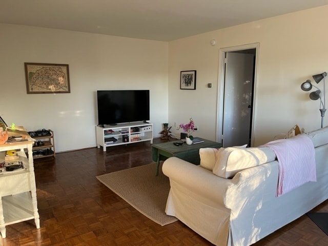 Living Room - 108 Windermere Ave