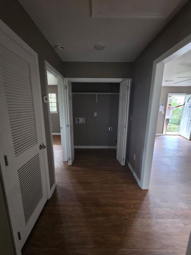 Foto del edificio - Modern 2-Bedroom Apartment