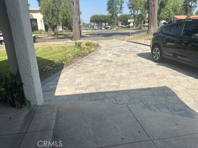 Foto del edificio - 1054 N Euclid Ave