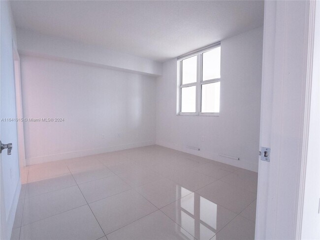 Foto del edificio - 117 NW 42nd Ave