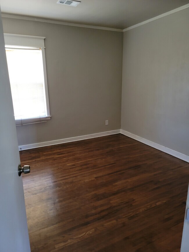Foto del edificio - 1210 Woodbury St