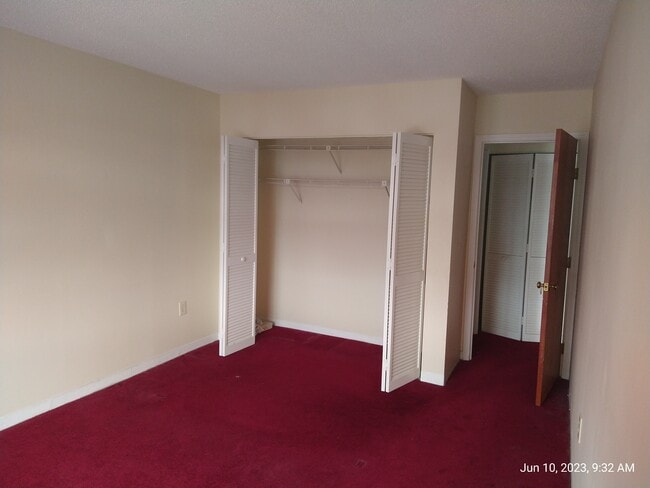 Building Photo - 22 Kenmar Dr