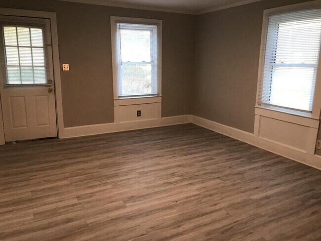 Building Photo - 316 Fields St