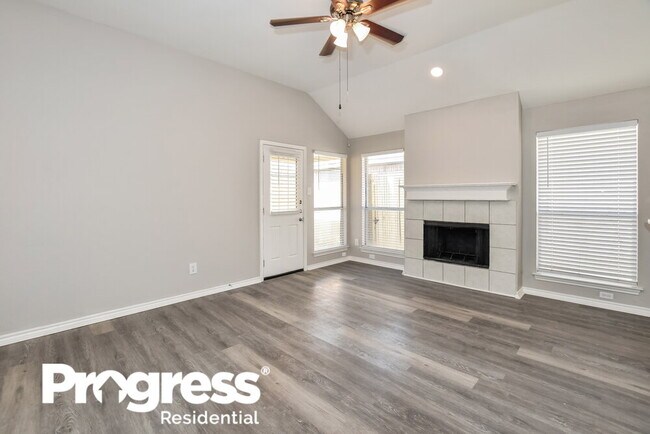 Building Photo - 717 Rockett Ln