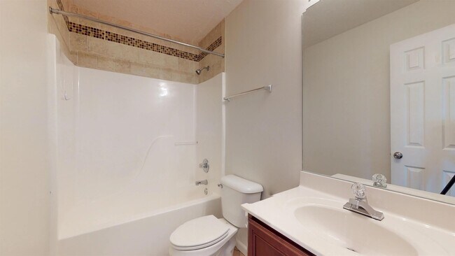 Building Photo - 124 Oak Valley Cir