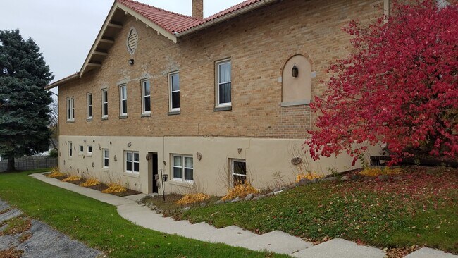 Building Photo - 1313 S 11th St