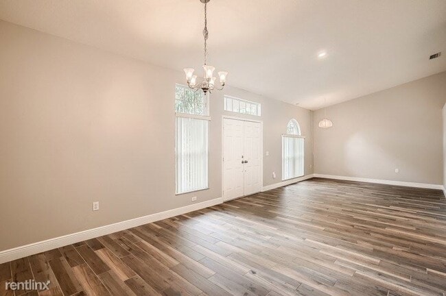 Building Photo - 4 br, 3 bath House - 2727 Villa Drive
