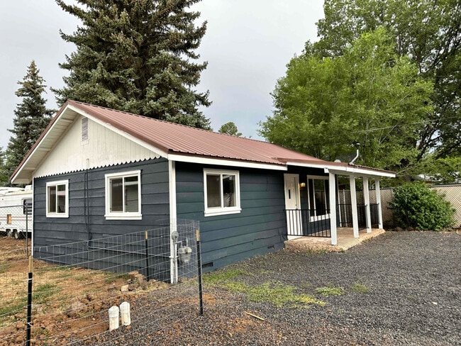 Building Photo - 2041 Aspen Dr