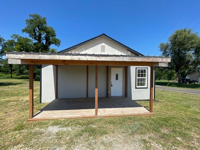 Building Photo - 3 Bed 2 Bath at 1260 square feet - New Rem...