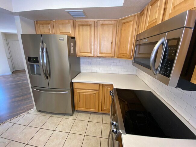 Foto del edificio - 9151 W Greenway Rd