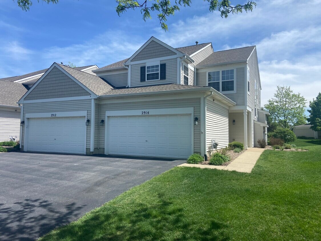 2914 Rutland Cir, Naperville, IL 60564 Townhome Rentals in Naperville