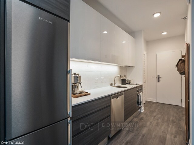 Foto del edificio - 355 W Hubbard St