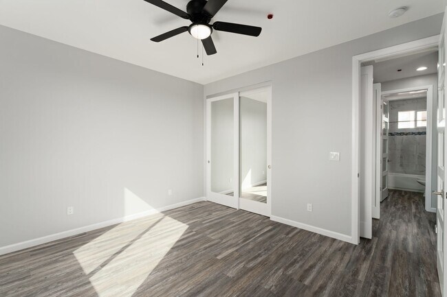 Foto del edificio - 6728-6736 Thomson Court