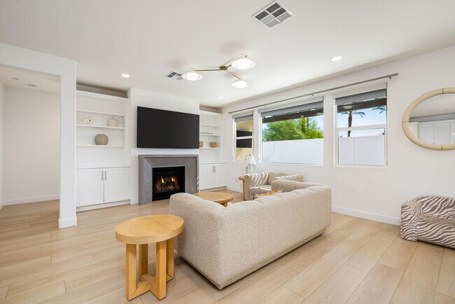 Building Photo - 51726 Via Santero