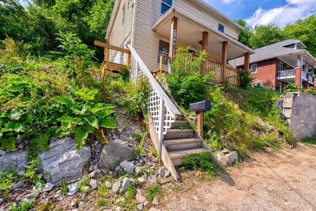Photo - 759 Bower Hill Rd House
