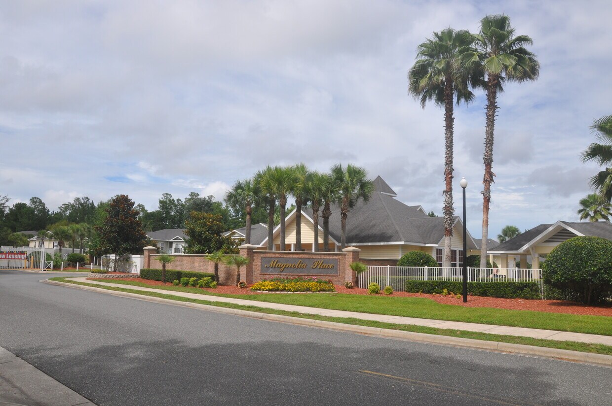 4943 NW 45th Rd Unit 107, Gainesville, FL 32606 Condo for Rent in