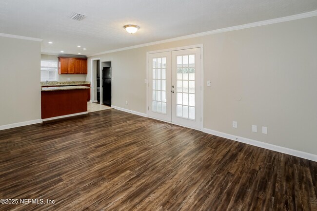 Foto del edificio - 584 Clermont Ave S