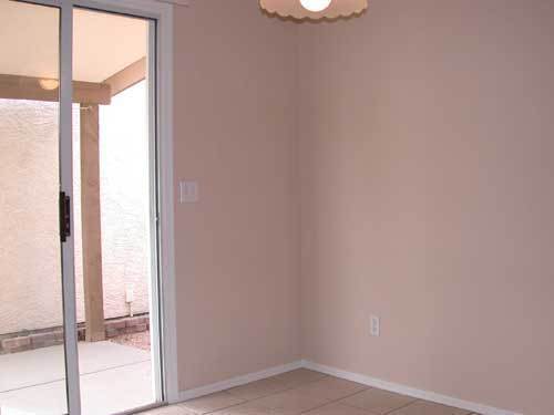 Foto del edificio - NICE 3 BED, 2 BATH HOME LOCATED NEAR 67TH ...
