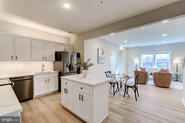 Foto del edificio - 44848 Tiverton Sq