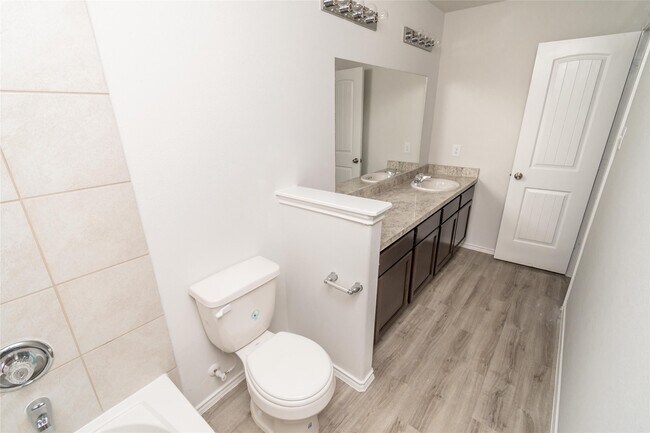 Foto del edificio - 17347 Desmond St