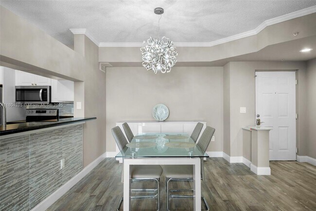 Foto del edificio - 17150 N Bay Rd