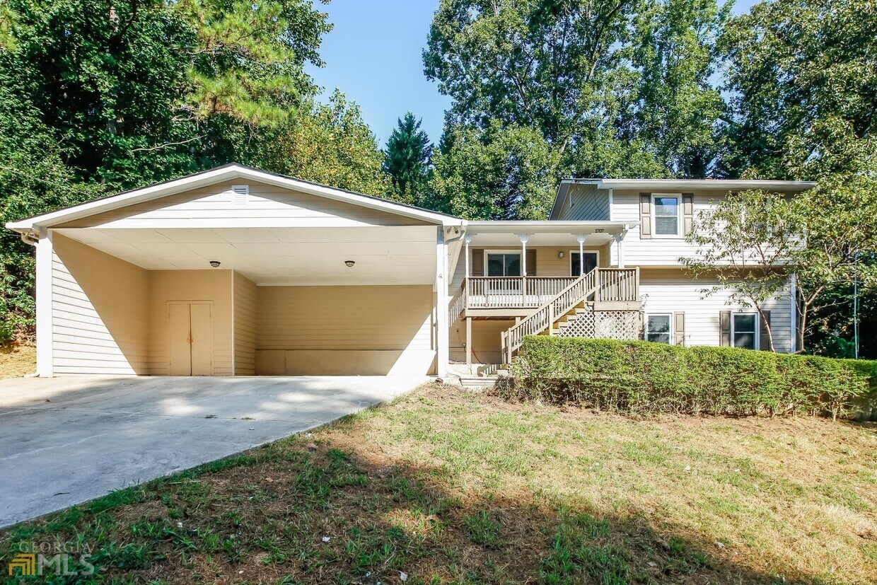 1707 Oak Woods Ct, Lawrenceville, GA 30043 House Rental in