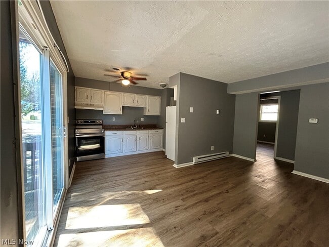 Building Photo - 365 N 12th St