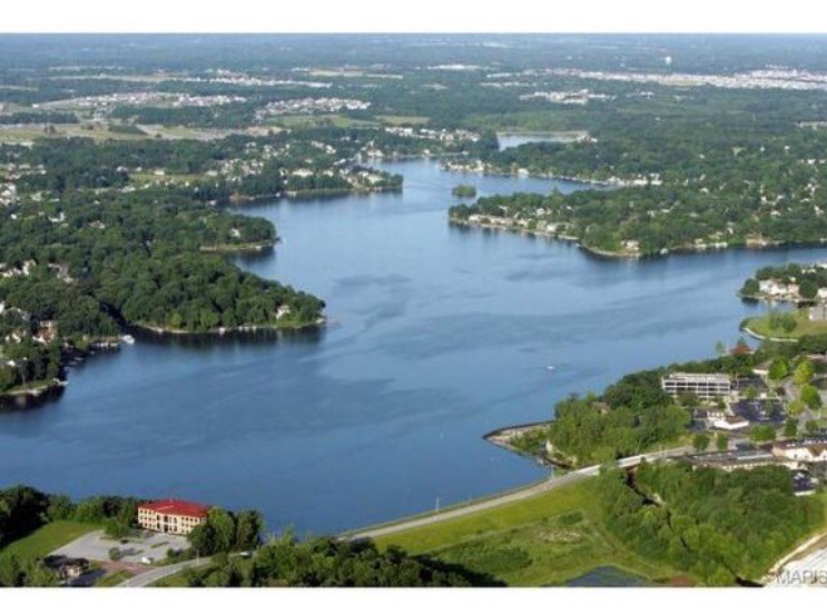 1812 Gascony Parc Dr, Lake Saint Louis, MO 63367 Apartments in Lake