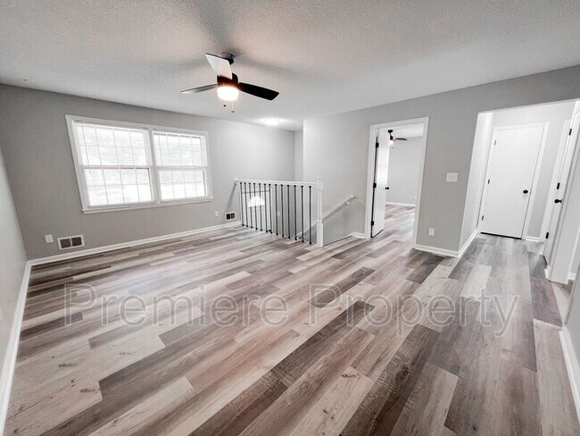 Foto del edificio - 11700 E 60th St