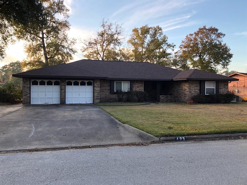 485 E Lake Dr, Livingston, TX 77351 House for Rent in Livingston, TX