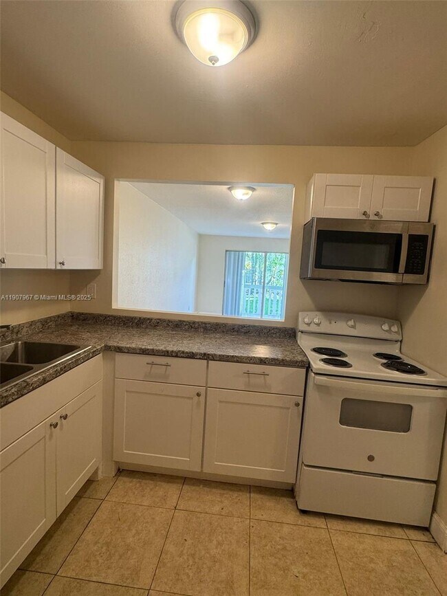 Foto del edificio - 15205 NE 6th Ave