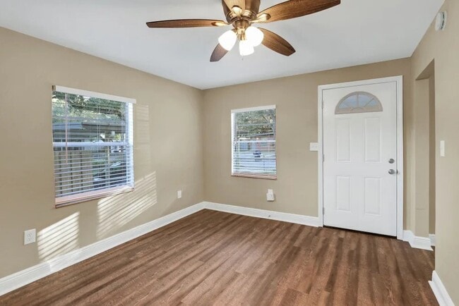 Building Photo - 8717 N Mandarine Pl