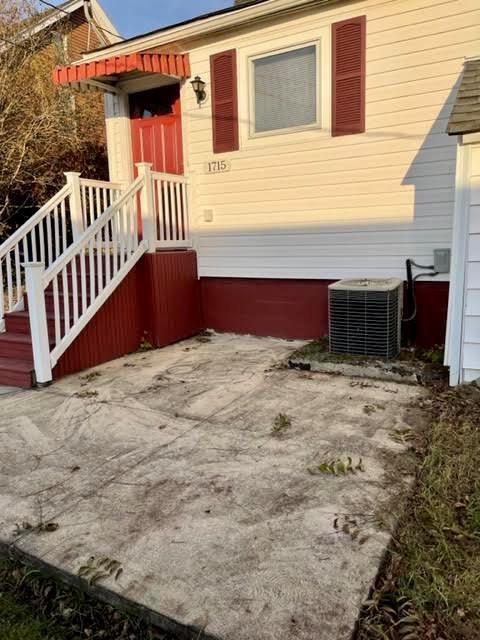 Building Photo - 1715 Roth St
