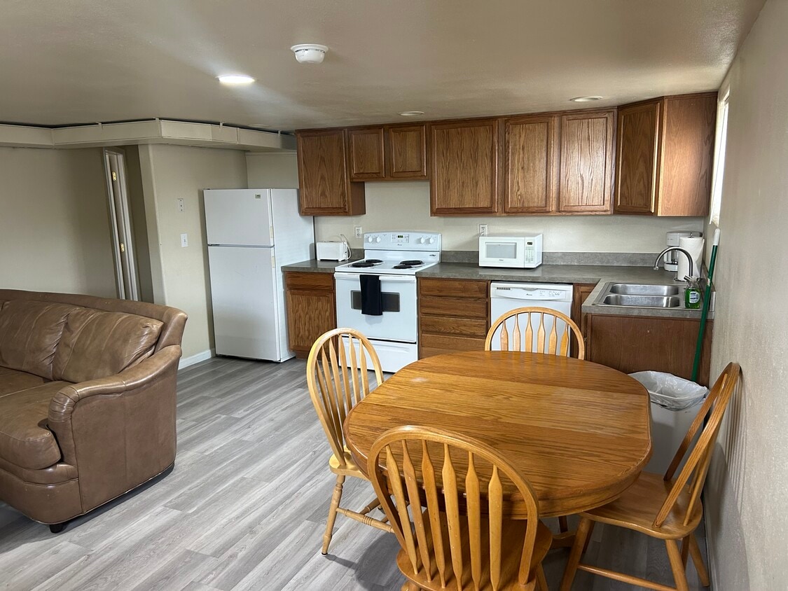 Primary Photo - 1109 Alder St