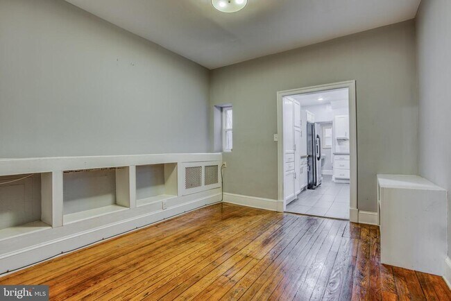 Building Photo - 2123 E Fairmount Ave