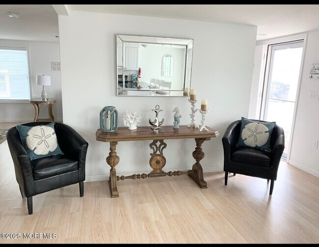 Building Photo - 7 Princeton Ave