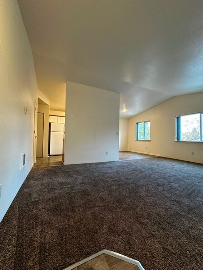 Foto del edificio - 2 bedroom duplex