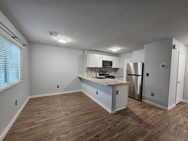 Foto del edificio - Sparks - Kendall Creek Townhome Available ...