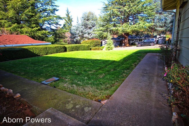 Foto del edificio - 2932 Camino Heights Dr