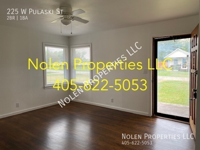 Foto del edificio - 225 W Pulaski St