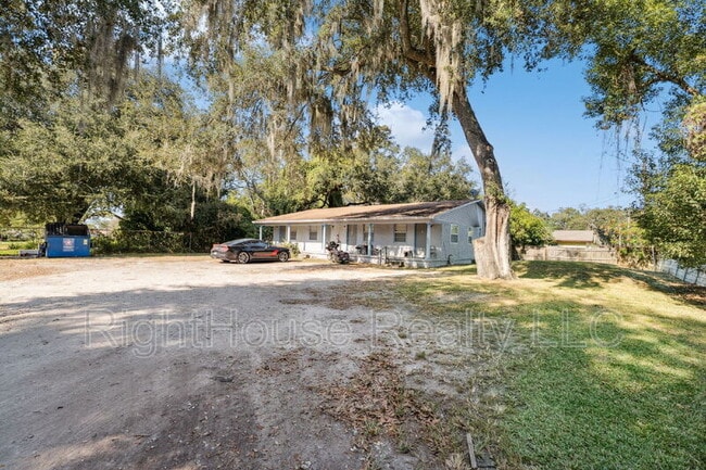 Building Photo - 2430 Tanglewood St