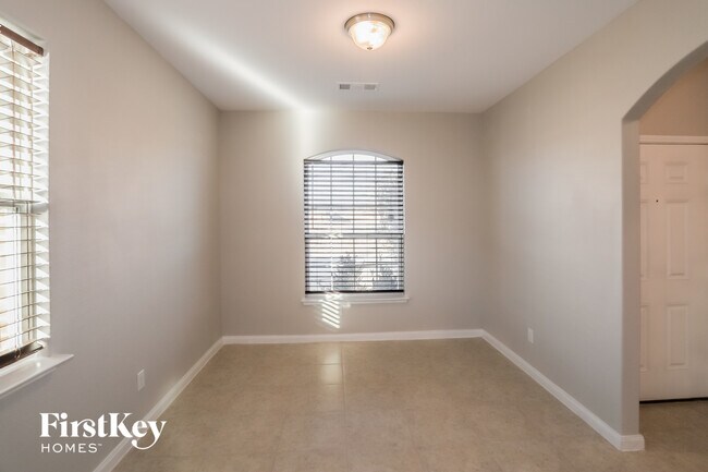 Building Photo - 2205 Old Harbor Way