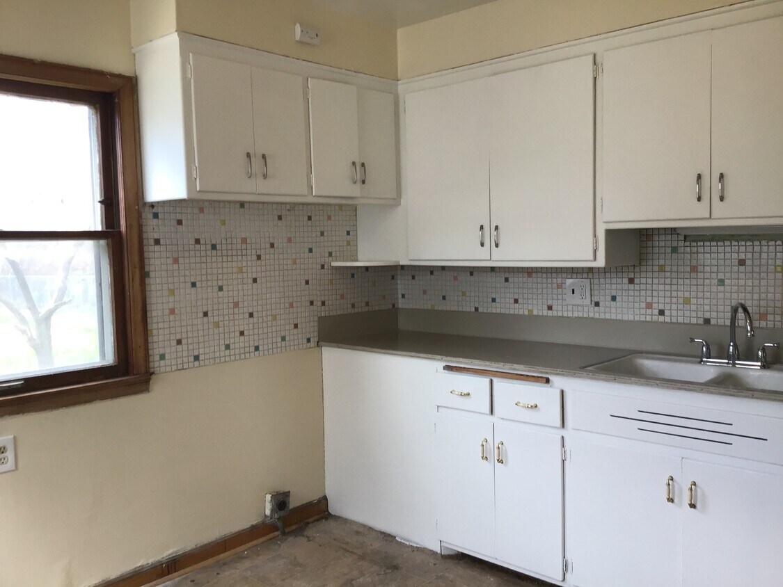 Primary Photo - 3 Bedroom Single Family Home